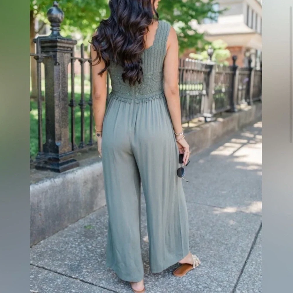 Talisman Freefalling Boho crochet wide leg Jumpsuit in sage green Medium - Picture 3 of 10